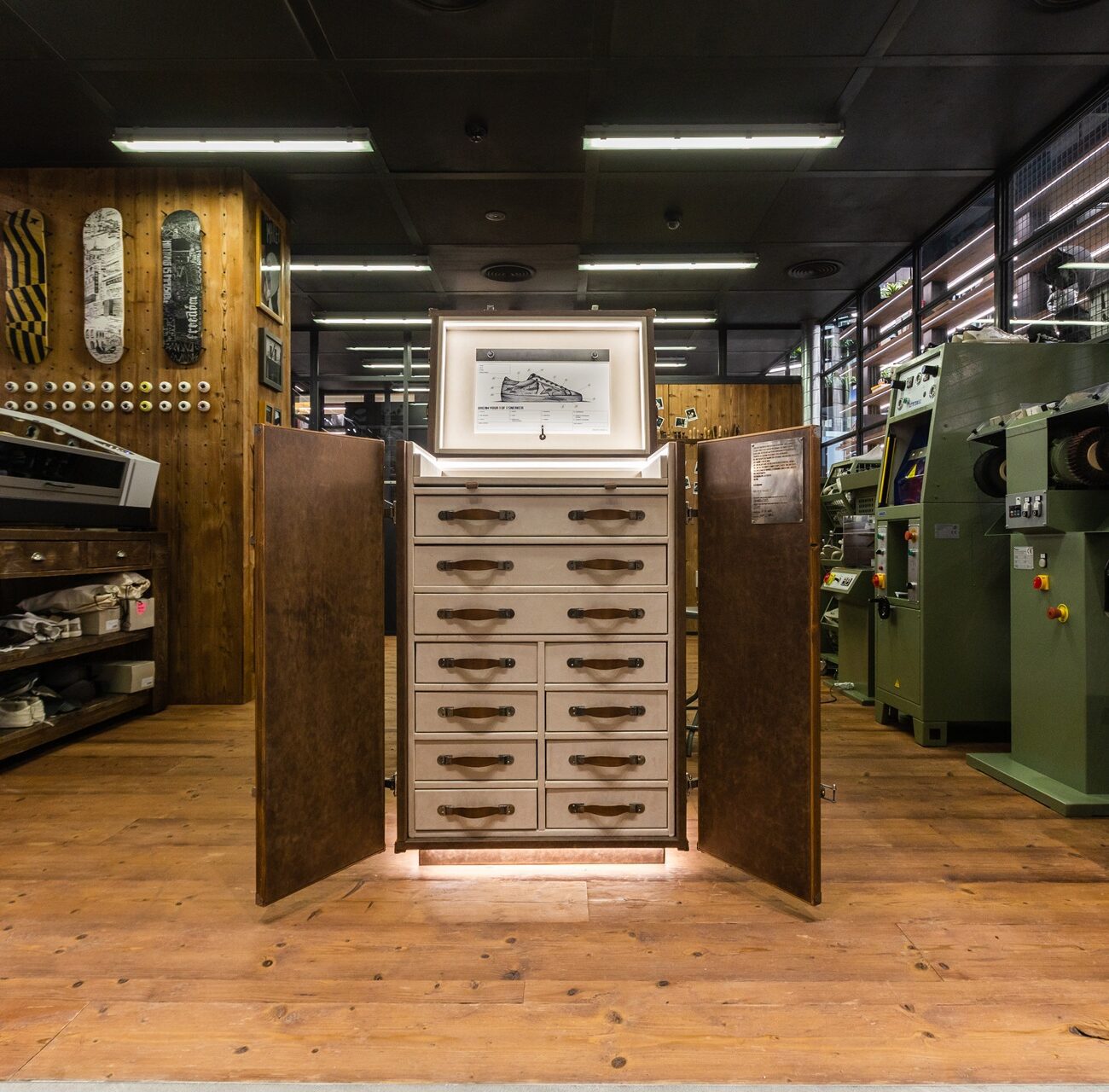 Golden Goose Mall of the Emirates – luxury retail lighting design