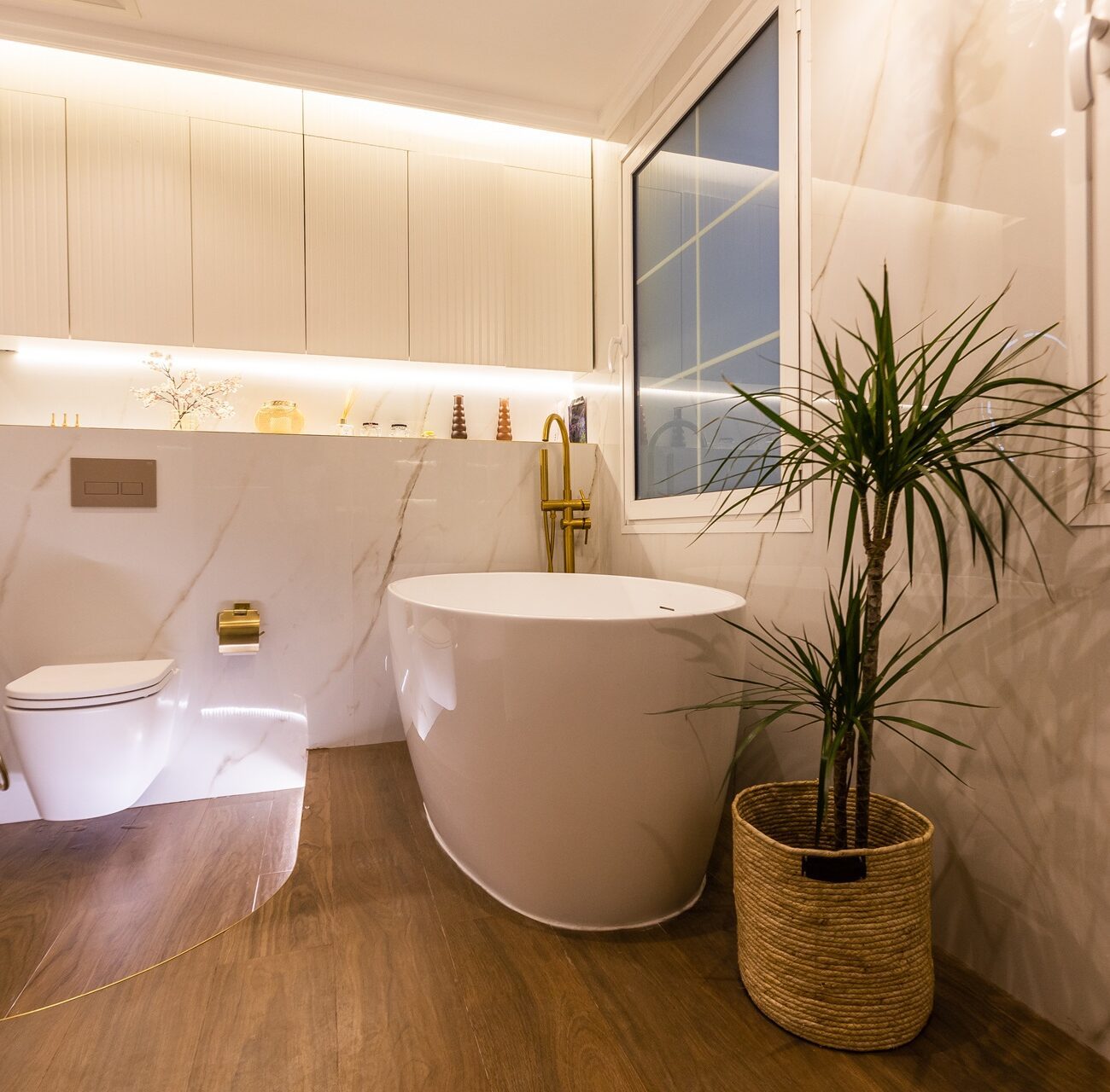 Spacious washroom in Jumeirah Village Triangle villa design